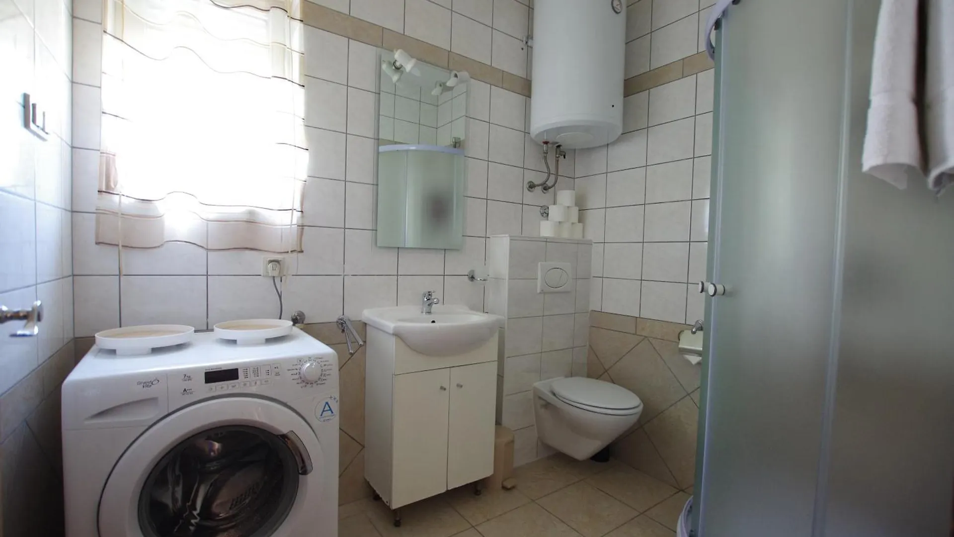 Apartmani Andre Selce 0*,